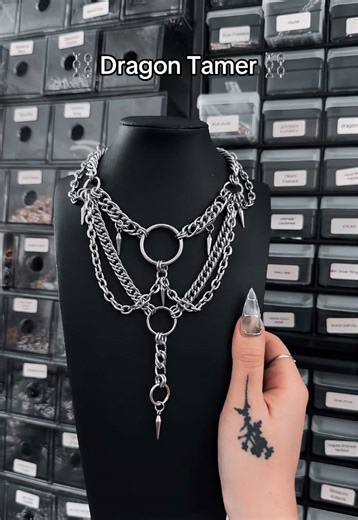 Explore Bold Goth Choker Styles for Alternative Fashion