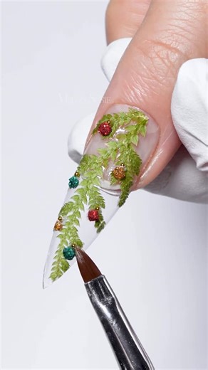 MelodySusie on Instagram: "How to create Christmas vibe stiletto acrylic nails?💅 Using MelodySusie 👉SM320G 35000RPM Rechargeable Nail Drill 👉Gold Carbide Nail Drill Bits Set-Umbrella Top 👉Professional Small Sanding Bands Merry Chritmas my dear! Let’s make a wish under the mistletoe!🎄 #melodysusie #christmasnail #christmasnailart #mistletoe #acrylicnail #acrylicnailsdesign #gelnails #nails #nailreels #foryou #gelnails #nailinspo #nailfor #nails💅"