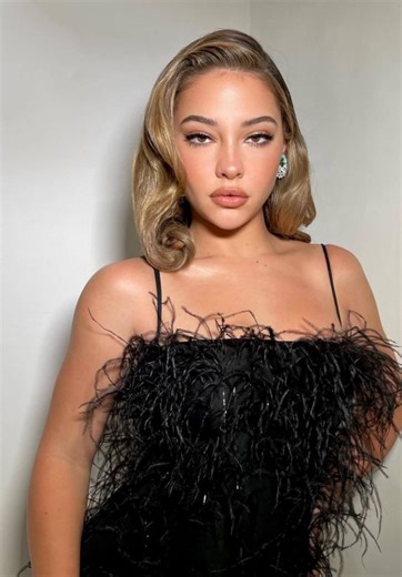 Madelyn Cline 01/16/2023 • CelebMafia