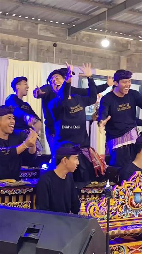 Kesenian Joged Bumbung Bali: Tarian Viral 2024