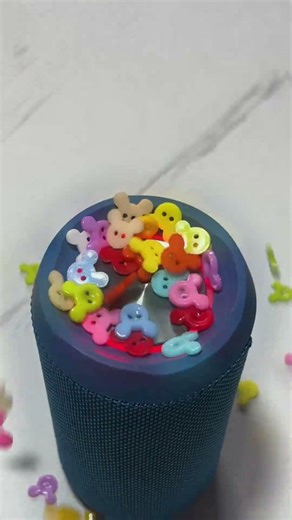 The Mickey Mouse buttons dancing on the speaker 🐭 #satisfyingvideo #basstest #speaker #basscheck