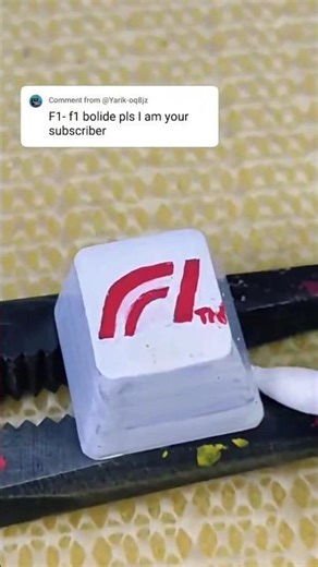 Drawing F1 for Formula 1 but on the custom keyboard! ‪@Formula1‬ #keyboard #drawing #keycaps