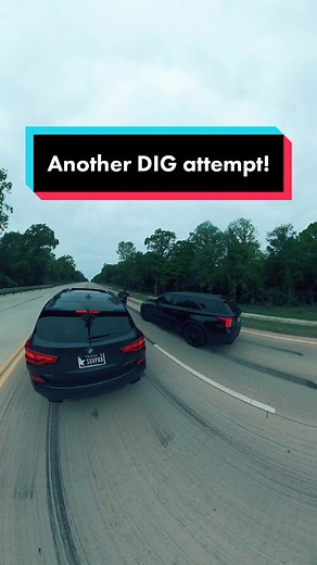 BMW X3 M40i vs Trackhawk: Drag Race Showdown