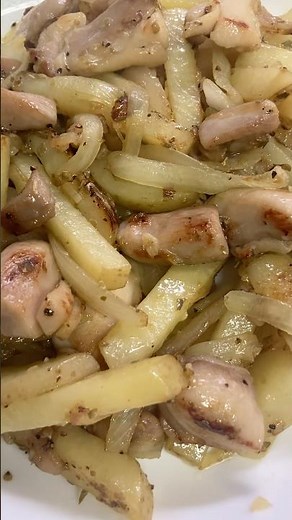 鶏肉とジャガイモ､玉ねぎの細切り炒め作った‼︎