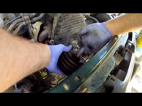 How to replace the timing belt on a Toyota Hilux Diesel.