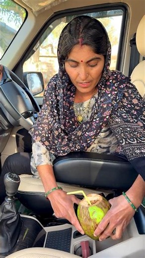 Coconut water kon pi gaya #shorts #maa #coconut #prank