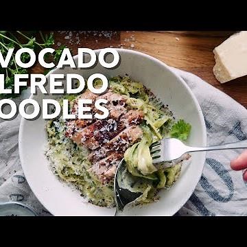 Avocado alfredo zoodles