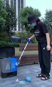 Foldable Multi Picker Hand Lightweight Claw Pick Hand Gripping Tool Bending Garbage Picker LJG01 Reseller: ₱110 Revolutionize your cleaning routine with our Foldable Hand Gripping Tool Bending Garbage Picker. Crafted from premium aluminum alloy, hard plastic, and rubber materials, this innovative tool boasts a foldable design for easy storage and portability. Its lightweight construction and ergonomic rubber handle ensure comfortable handling, while the bending feature allows you to reach into t