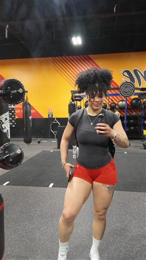 azlia williams on Instagram: "come to an early morning gym session with me! how do you guys like these short form gym vids voice over style?"