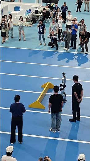 Unitree G1 Robot Obstacle Course in China humanoid Robot Sports Olympics