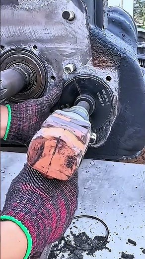 Transmission Bearing Removal | Pro Mechanic Tip 🛠️