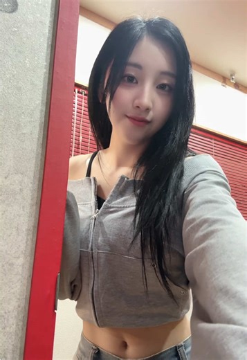 Alice Challenge Dance: Join the Fun! 💃🖤