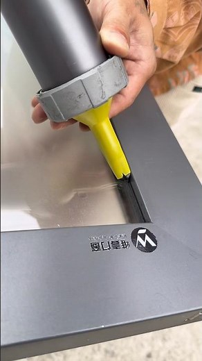 Perfecting Silicone Sealing: Expert Tips for Smooth and Even Application!