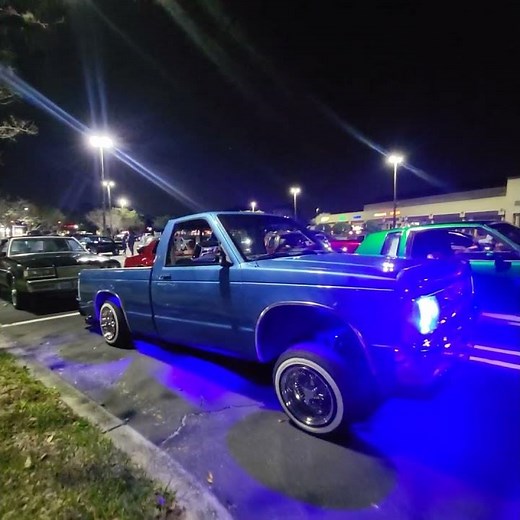 Lowrider Mini Truck On a 3 Pump Hydraulic set up