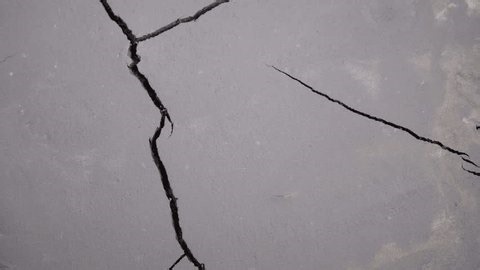 clip-3971371709-arid-soil-jagged-fissures-indicating-prolonged-drought