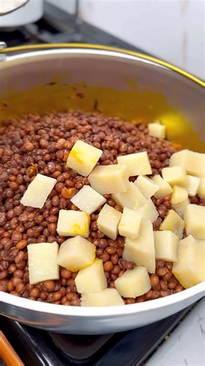 The Billionaire Cook on Instagram: "Friends, We Need Translator In The Comment Section🫠 Have You Tried Fio Fio Before? #myuzomskitchen"