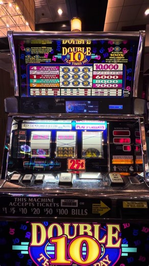 HAS THIS HAPPENED TO YOU WHILE PLAYING #slots 🎰👀?