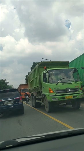 Tronton fuso dan hino bak besar #automobile #truck #supirtruk #driver #trukoleng