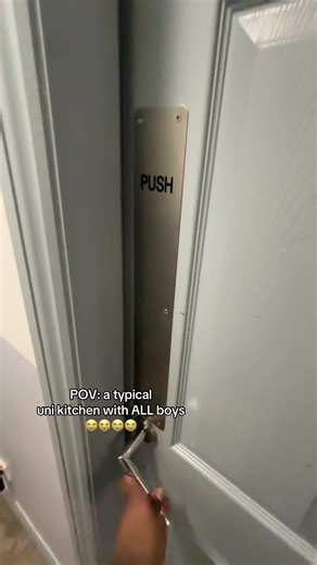i am NOT involved💔 #uni #university #kitchen #fyp #joeldaniellive