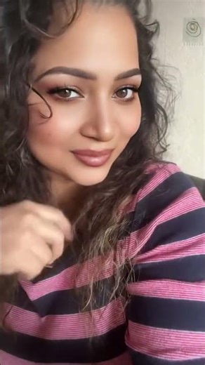 Ada Aay Haay AdaMovie: Garam Masala (2005). #hindisong #makeupartist