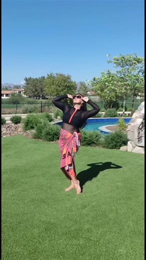 Lisa Knight on Instagram: "🎇 FAVORITE REELS of 2025🎇 . For me, a lot of change and growth happened in 2025! A year ago, I was going through a lot of issues, overwhelmed, burned out, and depressed. Imposter syndrome had taken over me. 😞 A year ago, I didn't have any favorite reels to share. As the year progressed, I have learned to love and accept myself for who I am and what I can offer. I am worth it! NOW, as 2026 begins, I can share some of my favorite reels! That was done with wonderful pe