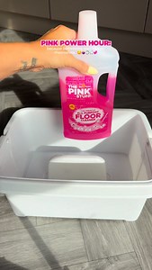 131K views · 1.3K reactions | PINK POWER HOUR 﫧 in the bathroom with The Pink Stuff undoing 2 weeks worth of grime ✨ #cleaning #cleaningmotivation #cleaningproducts #cleaninghacks #thepinkstuff bathroom cleaning motivation tips | The Pink Stuff | Facebook