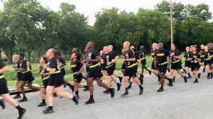 Here's a little hooah for your Friday morning! Soldiers in C Battery, @1st Battalion, 31st Field Artillery Regiment met all graduation requirements and decided to share their excitement with the rest of the Destroyer Brigade during a morning run. #FiresStrong #DestroyerPRIDE #ProudAmerican #PeopleFirst #WhyIServe #ThisIsMySquad #Values #Fitness #Resilience | US Army Fort Sill