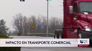 956K views · 4.8K reactions | Aunque son una parte fundamental en la distribución de productos básicos, el estado de emergencia ha provocado que no encuentren lugares dónde comer, lo que dificulta su labor. | Univision Noticias | Facebook