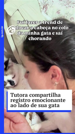 Em Linhares (Espírito Santo), a Patricia Canal compartilhou um dos registros mais sensíveis, dolorosos e, ao mesmo tempo, belos sobre o amor que nos une aos nossos animais de estimação. O vídeo foi gravado exatamente um mês antes de sua gatinha, a Maria, partir com 16 anos de uma vida muito bem vivida ao seu lado. A Patricia conta que jamais imaginaria que, naquela reta final, a Maria ainda lhe daria um momento tão íntimo e especial: ao deitar a cabeça no colo da felina, a gatinha começou a lamb