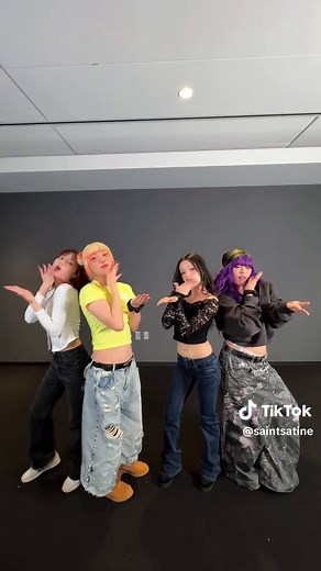 Work that work that! @HANA #SAINTSATINE #HANA #MAHINA #NAOKO | sainte