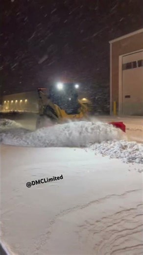 289 cat skid steer with Bendall 2 way 110” snow plow. #moosejaw #cat #snow #skidsteer @DMCLimited