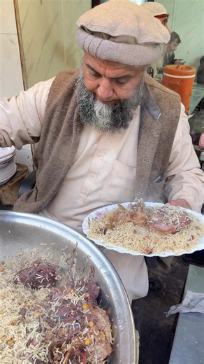 Delicious Polao with Tender Meat: A Peshawar Street Food Delight