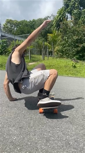 Nero | Surfskate power slide 💨 #surfskate #skate #longboard #powerslide #freestyle | Instagram