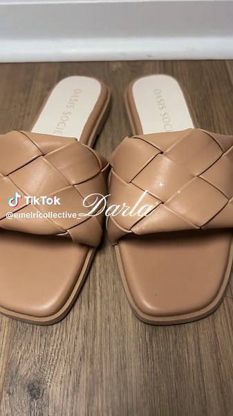 Yes, we’re obsessed😍 Online Wednesday 4.22 at 6pm EST! #sandals #shoes #womensshoes #newarrivals