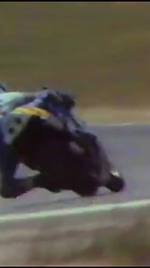 1.7M views · 57K reactions | Motor BIG BANG, toda una REVOLUCIÓN en las 500cc! Y lo hicieron con la HONDA NSR 500cc de 1992 NV0P. #honda #bigbang #hondansr500 #mickdoohan #freediespecer #2stroke #2tiempos | 2T Racing | Facebook