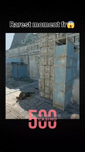 cs2_rushcore on Instagram: "日本利用压电瓷砖将脚步转化为电能。这些瓷砖捕捉来自你脚步的动能。当你行走时，你的重量和动作会对瓷砖产生压力。瓷砖会轻微弯曲，从而产生机械应力。瓷砖内部的压电材料将这种应力转化为电能。每一步都会产生少量电荷，而数百万步结合在一起就能产生足够的电力来驱动LED 灯、数字显示屏和传感器。在像涩谷车站这样繁忙的地方，每天大约有 240万个脚步为这一系统作出贡献。 这些电能可以被储存或立即使用，从而减少对传统电力来源的依赖，并支持可持续的城市基础设施。 这种方法将日常运动转化为实用的可再生能源 #日本#知识 #事实#你知道吗 #推荐 科技 创新＃历史 技术实验热门"