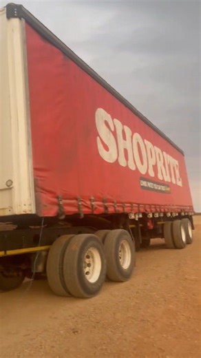 En so sluit ons die dag behoorlik af....#SHOPRITE_CHECKERS Shoprite Checkers is veilig in Riversdale by ons boere in nood, die trok is nou net klaar afgelaai en oppad terug Depot toe!! Bianca Van Vollenhoven en die HELE Checkers span....DANKIE!! Vir elke update, elke boodskap, elke sms, julle span is ongelooflik. Checkers from the whole of South Africa... THANK YOU!!!🩵 Oom Chris ons harte is so dankbaar vir al die bale. Dankie aan Oom, Oom se bure en die hele Familie van die Vrystaat wat ons hi