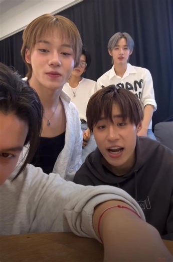 140K views · 10K reactions | Lego ATE outfit ဆိုတဲ့ cmt ကြောင့် အင်္ကျီကြီးကိုက်စားပြနေတယ် 藍藍 ဒါသက်သက်ရွဲ့တာ  #LYKNDEBUT_2YANV #LYKN | LYKYOU - Myanmar | Facebook