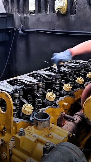 Assembling Caterpillar Engine, Engineering in Action#caterpillar #repair #shorts #engine #mechanic