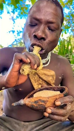 Bushman diet #hadzabetribe #african tribe #tanzanian #mukbang #châu_phi #viralshorts #suku.