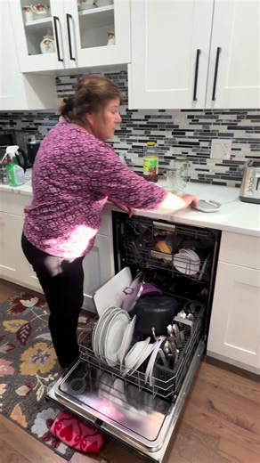 Enjoying Cleaning with HOTOTOOLS Products