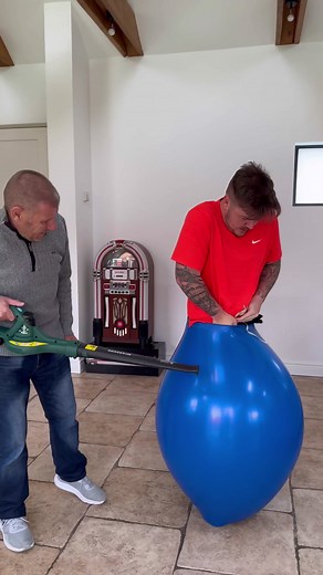 Getting inside Giant balloon! | Dkleyntv