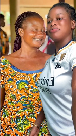 Understanding Sign Language in a Colorful Setting