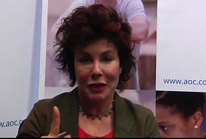 Ruby Wax gives advice to teachers on how to spot and help young people with depression | FE News