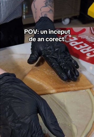 Aşa începem anul la Meso ✌🏻 O clătită delicioasă cu ciocolată albă și fistic #meso #mesopotamia #clatita #fistic #ciocolataalba