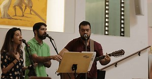 Quién es Claudio Castro, el cantante y gobernador de Río de Janeiro que ordenó el ataque al Comando Vermelho