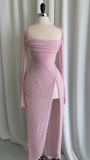 Reasons to love our iconic Champel dress🫶🏼✨💖 #champel #ohpolly #ohpollydress #slit #pinkdress #maxi #fyp #embellished #sparkle