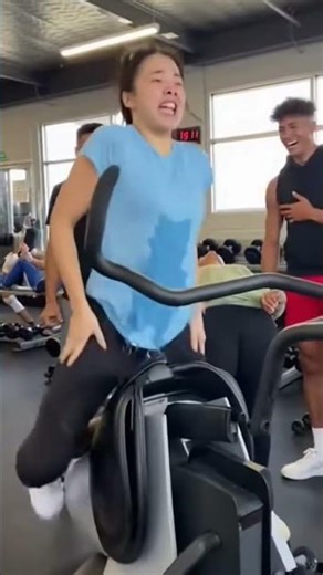 gril trying machinical bull riding machine🫣😱 #shorts #challenge #viral #shortsfeeds