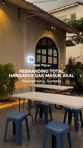RECAP : Referensi Cafe Purwokerto on Instagram: "𝗥𝗘𝗕𝗥𝗔𝗡𝗗𝗜𝗡𝗚 𝗧𝗢𝗧𝗔𝗟 𝗧𝗔𝗣𝗜 𝗛𝗔𝗥𝗚𝗔𝗡𝗬𝗔 𝗚𝗔𝗞 𝗠𝗔𝗦𝗨𝗞 𝗔𝗞𝗔𝗟 HOLA SOBAT RECAP 🤍 Akhirnya tanggal 3 Januari 2026 tempat ini dibuka untuk umum. Gak nyangka banget ternyata mereka rebranding total. Tapi yang gak masuk akal, kenapa harganya jadi semurah ini. Paket nasi ayam kampung & jukut cuma 25.000, aneka minuman cuma 18.000, mahasiswa Purwokerto harus tau. Jadi, kapan mau kesini? 📍𝑲𝒆𝒅𝒂𝒊 𝑹𝒂𝒎𝒆𝒚𝒂 ( @kedai.rameya )