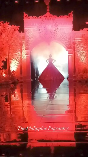 WATCH | Model and Actress Arci Muñoz Captivates Audience at Leo Almodal Fashion ShowJune 22, 2024 – Arci Muñoz mesmerized the audience with her grace and poise on the runway at the Leo Almodal Fashion Show, held at the Grand Ballroom of Okada Manila. The event showcased the latest collection from renowned designer Leo Almodal , known for his exquisite and intricate designs. Arci, an actress and model, brought an undeniable charm to the runway, wearing a red stunning gown that highlighted Almodal